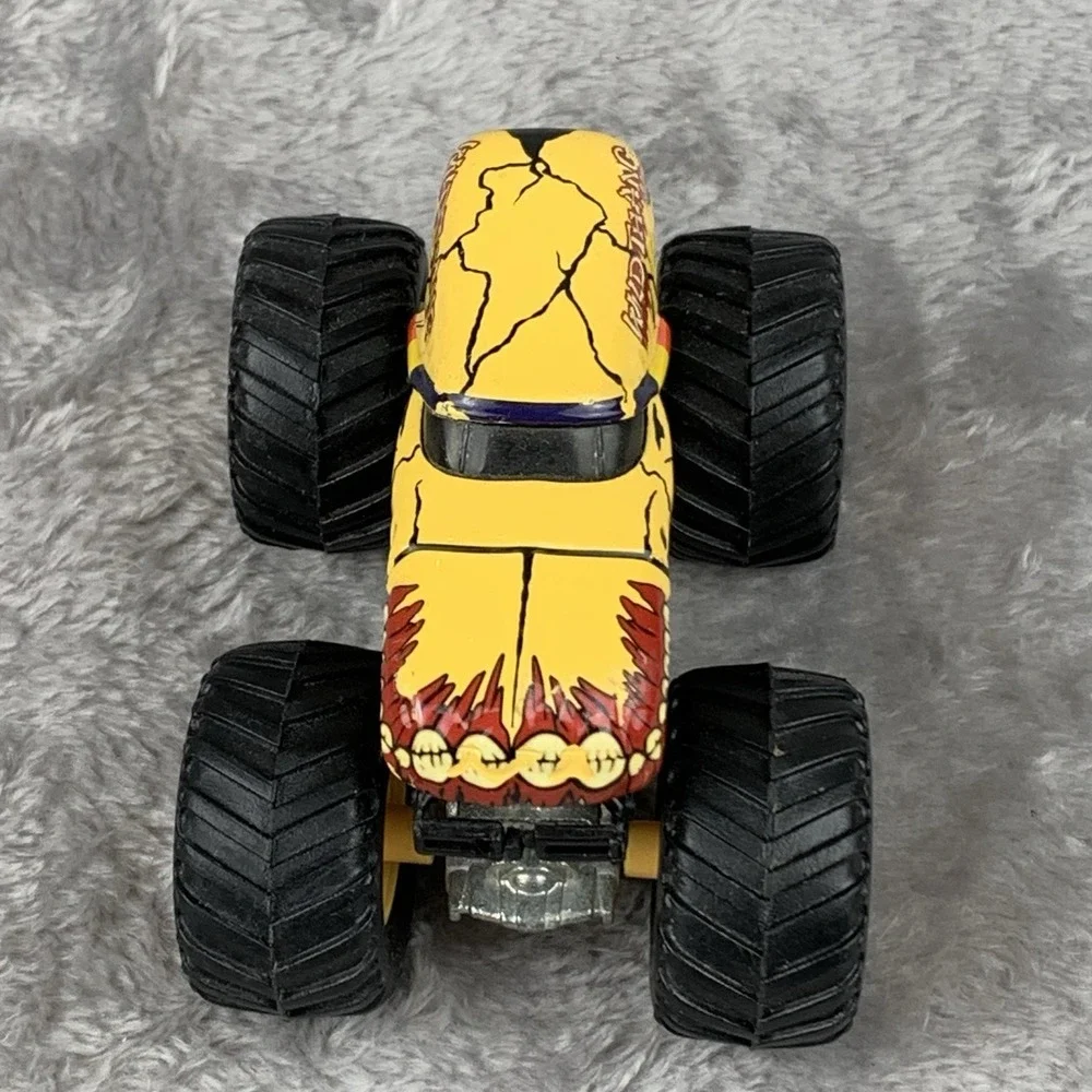 Hot Wheels Monster Trucks lot of 2 Trucks 1:64 Zombie & Wild Thang Preowned